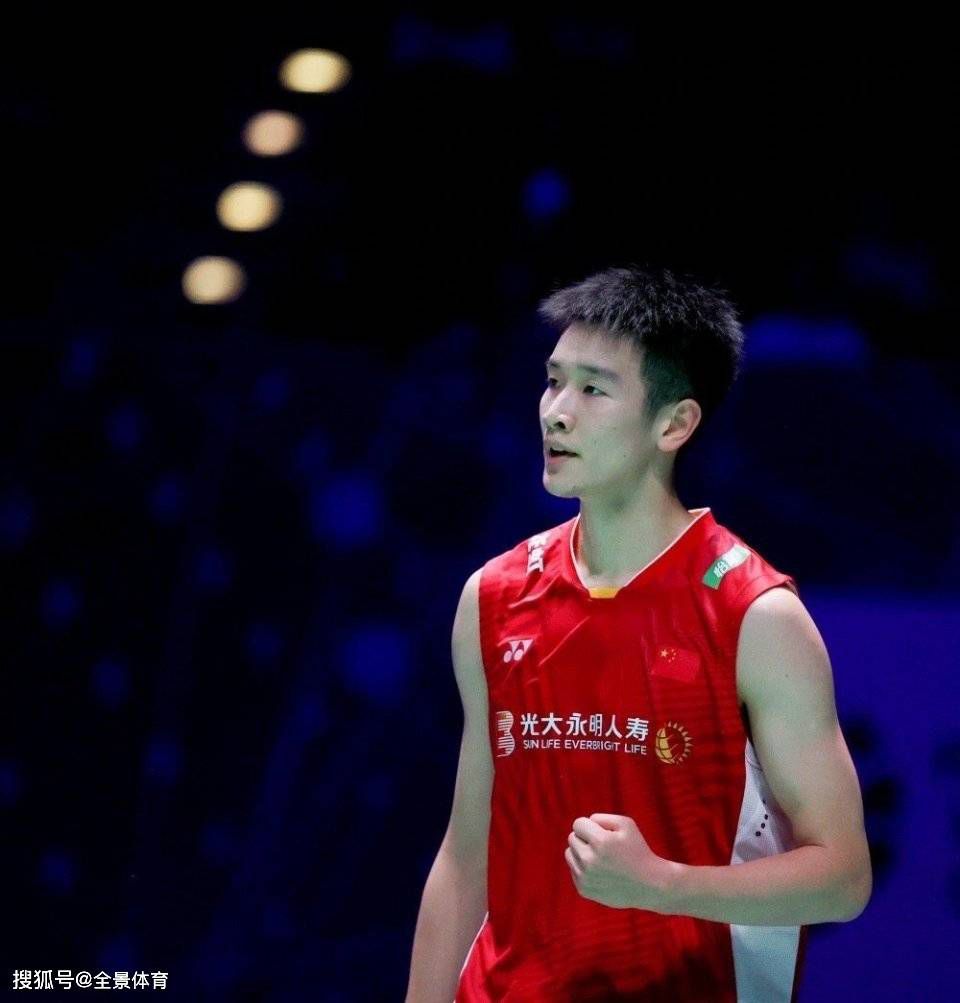 艾玛·沃特森被爆订婚后现身 剪短发新造型 2021-03-11 顿订婚后首次现身。